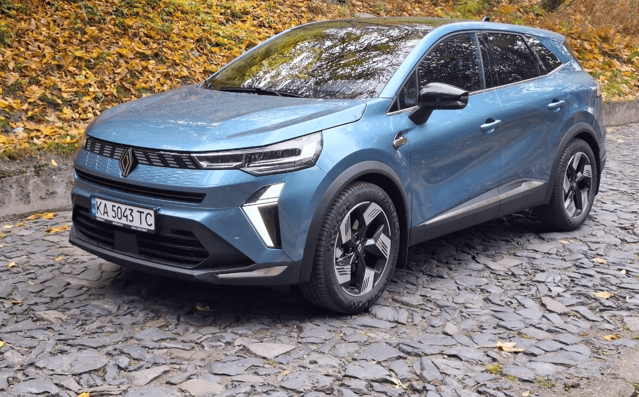 Тест-драйв Renault Symbioz E-Tech: скромна ціна, нескромні можливості
