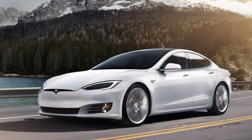 Старші моделі Tesla отримали більш ефективні мотори