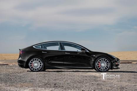 Tesla Model 3: перший тюнінг