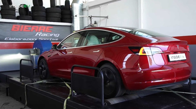 Яка реальна потужність Tesla Model 3? (відео)