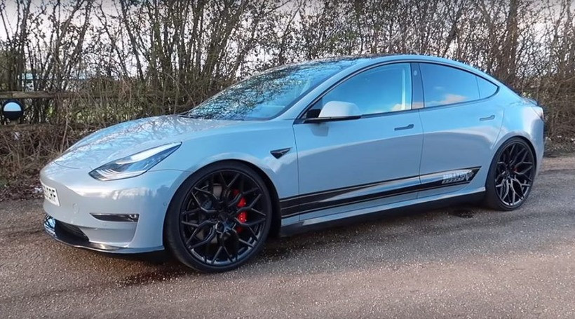 Tesla Model 3 змусили «гарчати» звуком Lamborghini