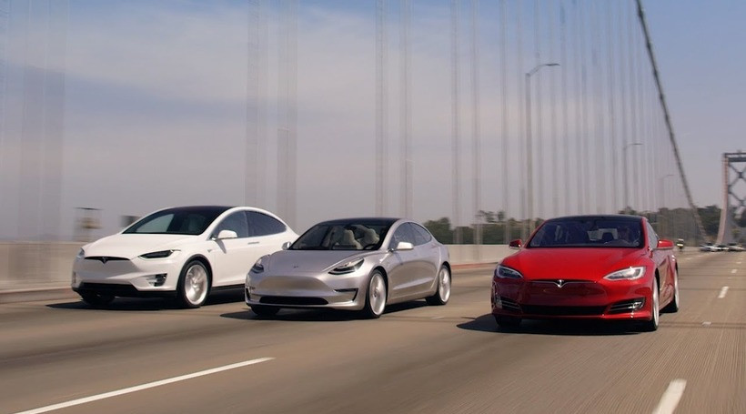 Битва трьох титанів: Tesla Model S проти Model X і Model 3